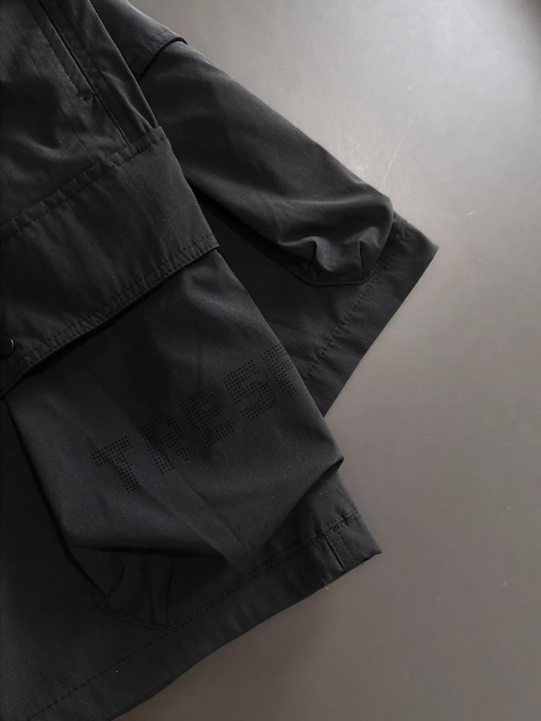 🅿️330 next day shipping, high-end goods, Stone Island 2025 spring and summer new elastic band casual shorts, counter-customized fabrics, high breathability and comfort, impeccable details, brand element design concept, reflecting high quality. It feels delicate and soft! It presents a casual cut and the upper body shape is great! Size: M-4XL